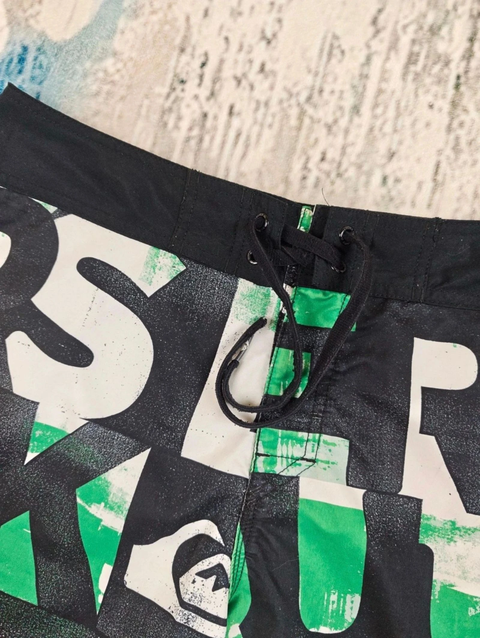 Quiksilver Boardshorts Verde Preto Branco Estampa Textual Y2K Surf Streetwear Tamanho M – photo 4